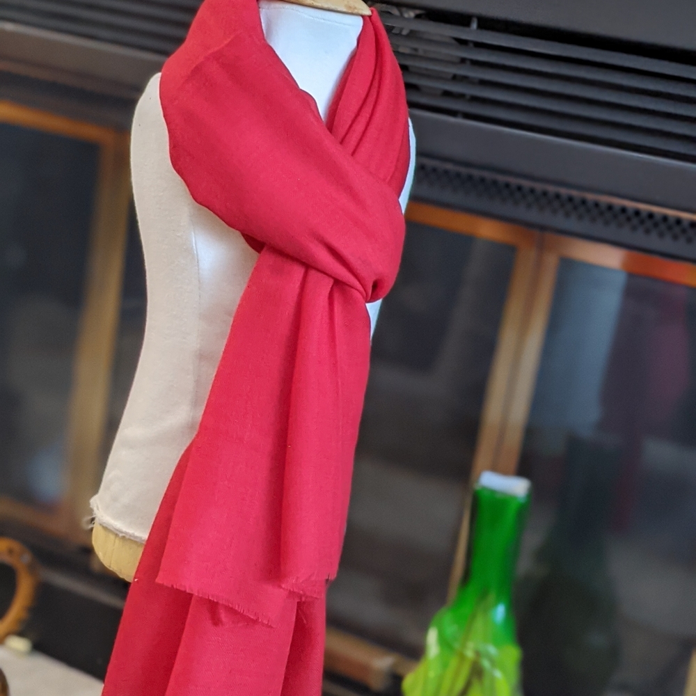 LUXURIOUS CASHMERE SCARF/WRAP - Picture 5 of 5